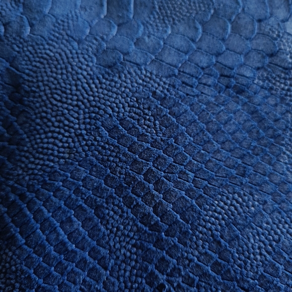 Blue Leather Textured Crossbody Bag - Picture 7 of 11